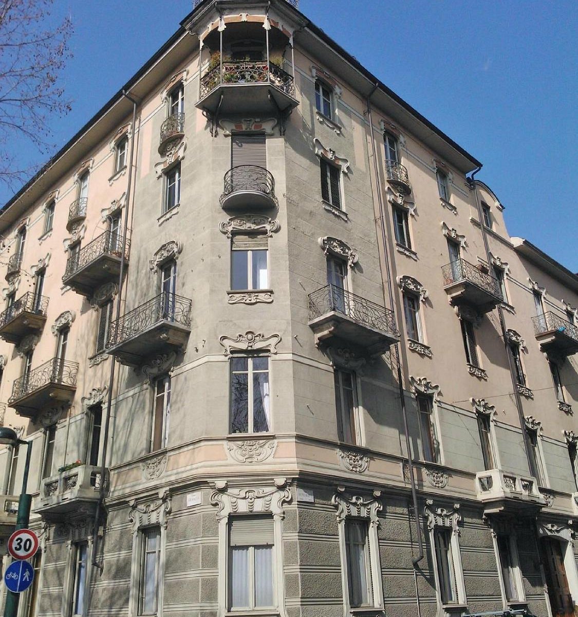 Casa Maciotta a Torino