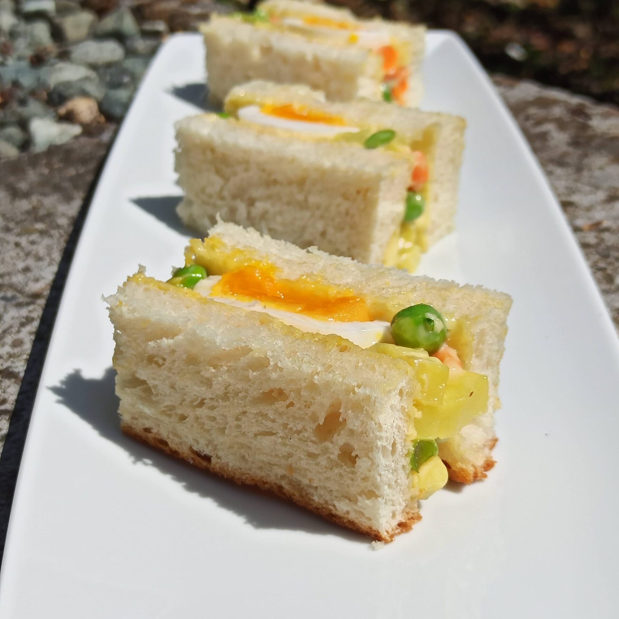 Tramezzino con insalata russa giapponese